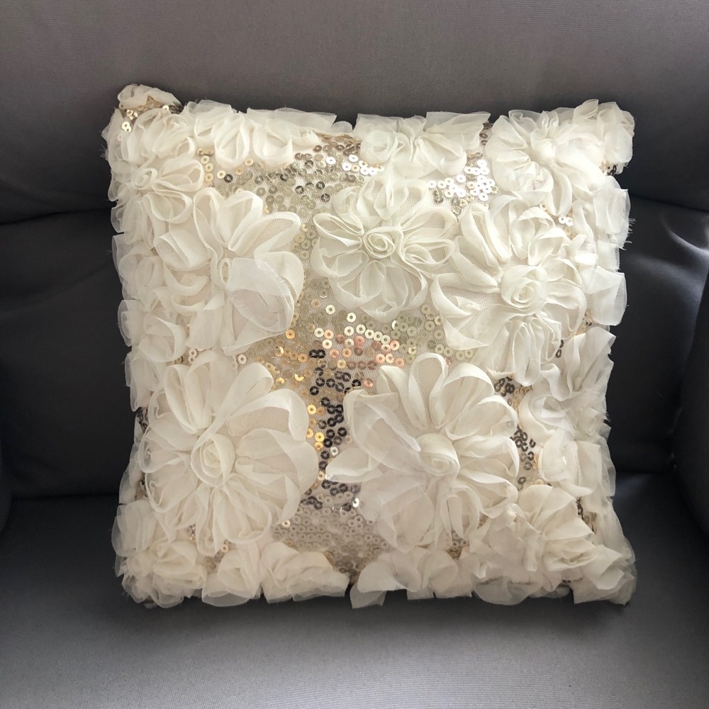 NWOT 12x12in White Sequin Throw Pillow